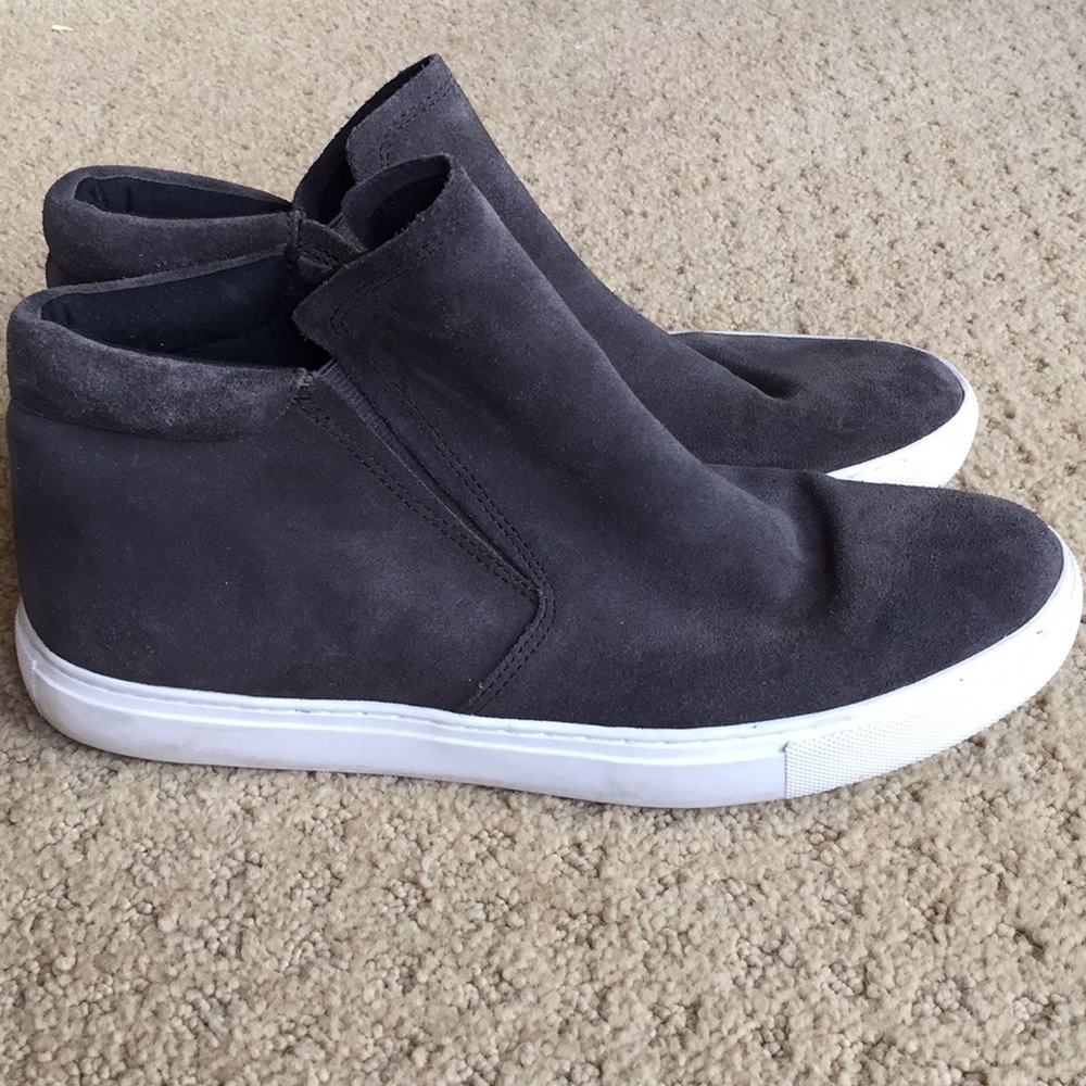 Like New Kenneth Cole NuBuck Slip on Sneaker 8.5
